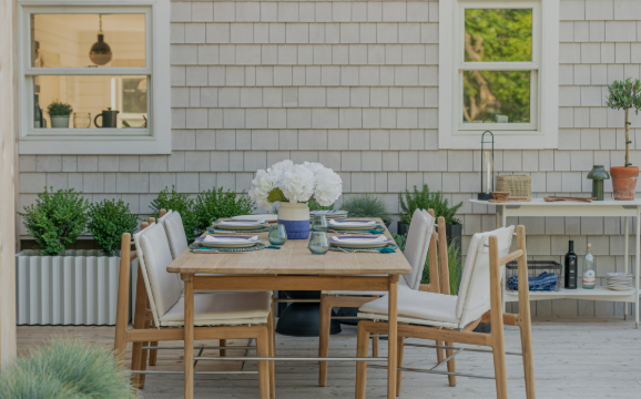 outdoor dining table