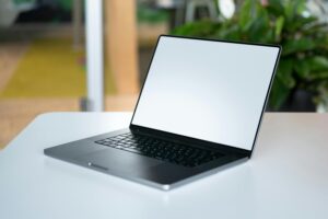 how to screenshot on laptop